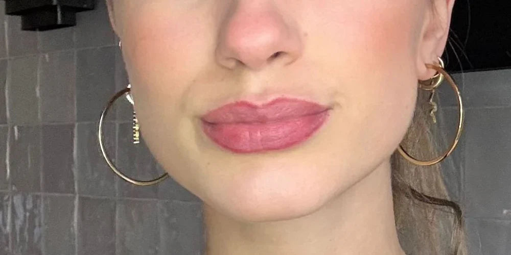 files/bymee-cosmetic-lip-plumper-before-after-closeup.webp