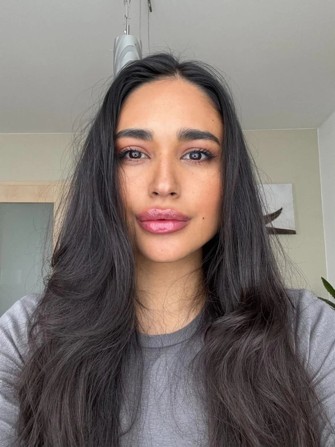 files/customer-review-ramina-daily-use-hydrated-lips.webp